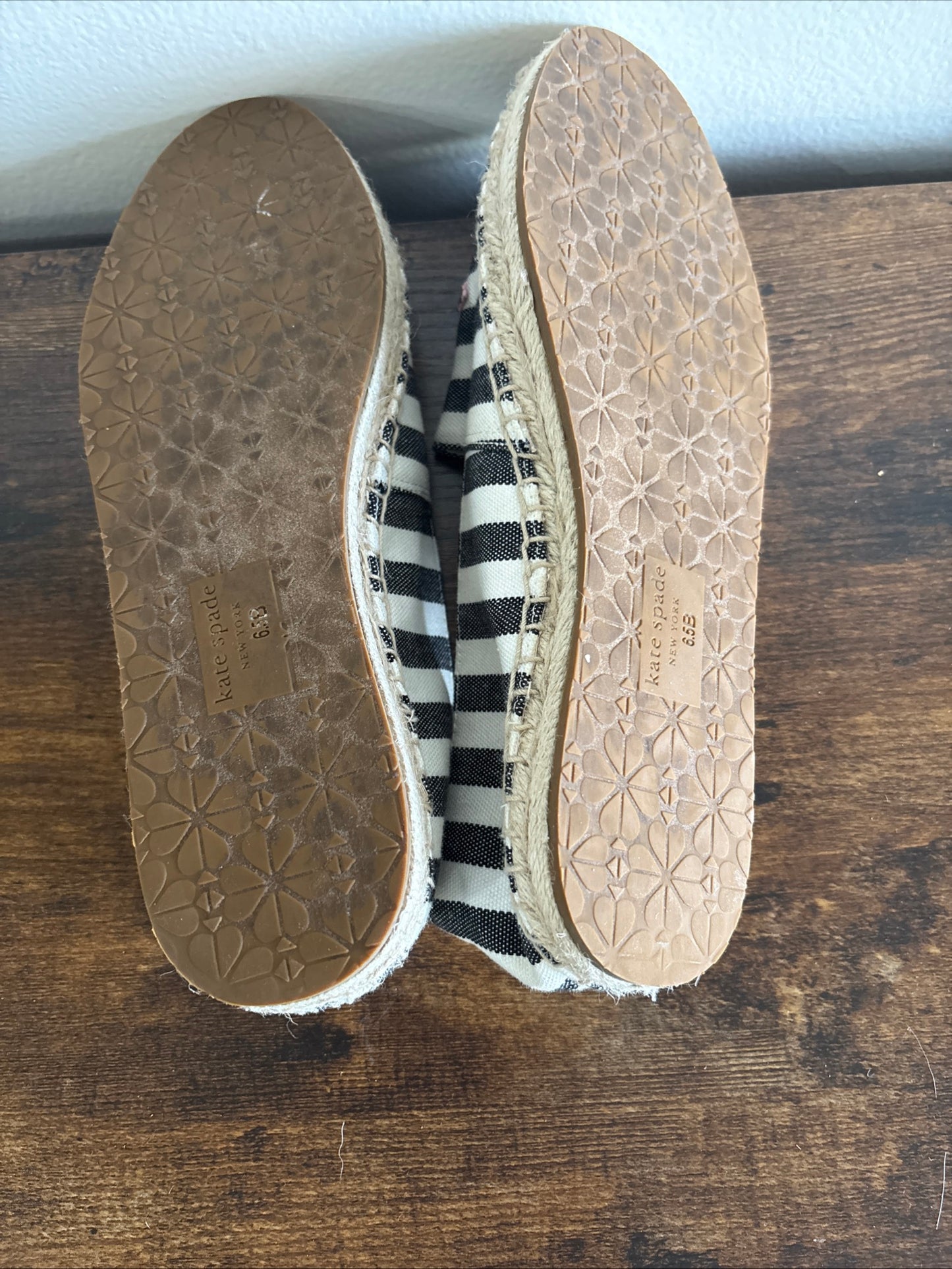 Women's Kate Spade Striped Gimlet Heart Lips Style Espadrilles Shoes - Size 6.5