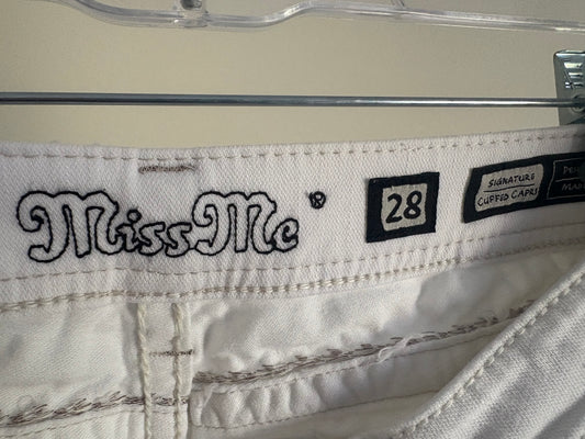 Women's MissMe Miss Me Signature White Cuffed Capri - Size 28