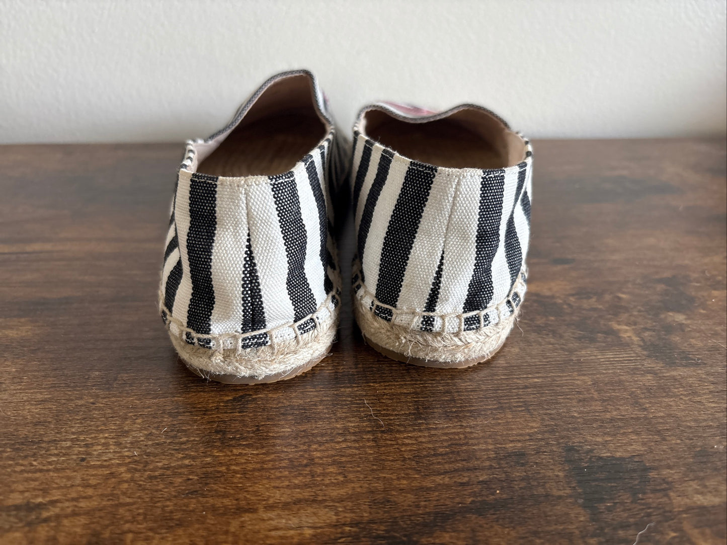 Women's Kate Spade Striped Gimlet Heart Lips Style Espadrilles Shoes - Size 6.5