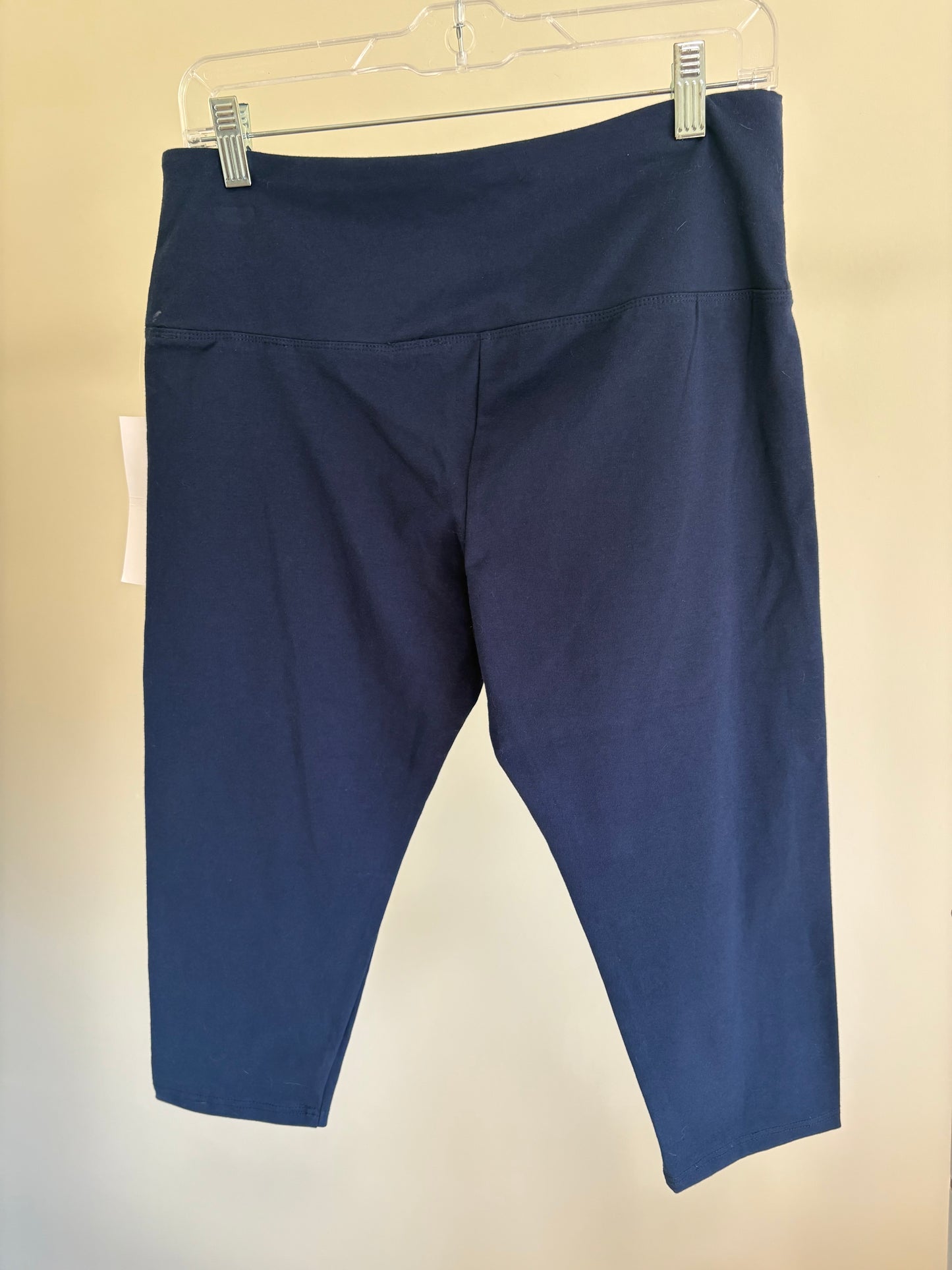 Women's INTRO. Love The Fit Seamless Tummy Control Capri Legging, Navy - Size Petite Large, New with Tags