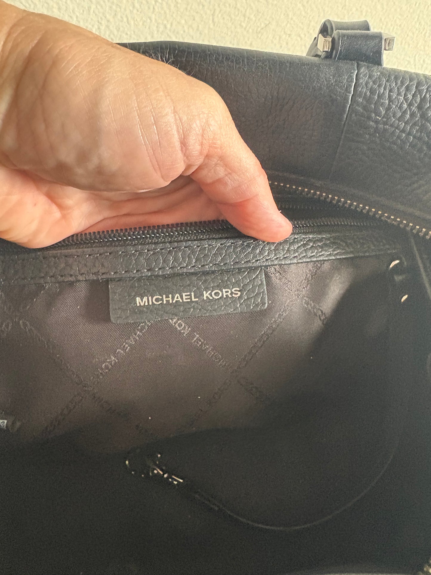 Purse: Michael Kors Black Leather Medium Beck Satchel