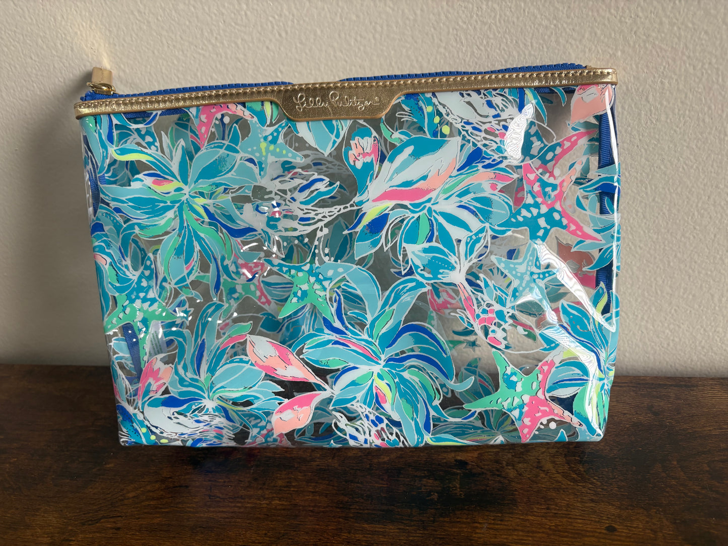 Lilly Pulitzer PVC Breezy pool tote with matching pouch (2pc) - Bennet Blue Celestial Sea