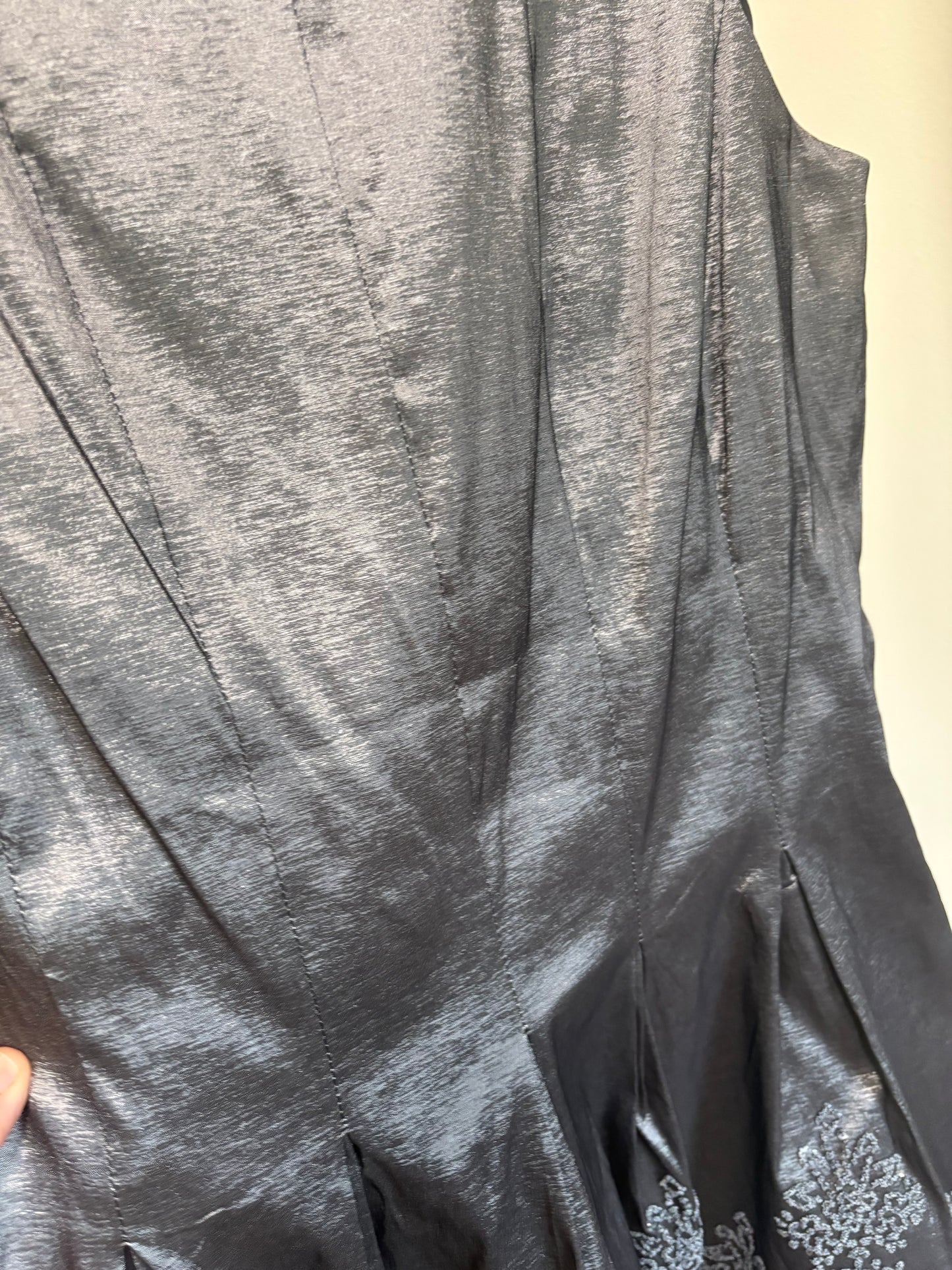 Women's LESLIE FAY Gunmetal Gray Beaded Poly Satin Social Cocktail Dress - Size 8