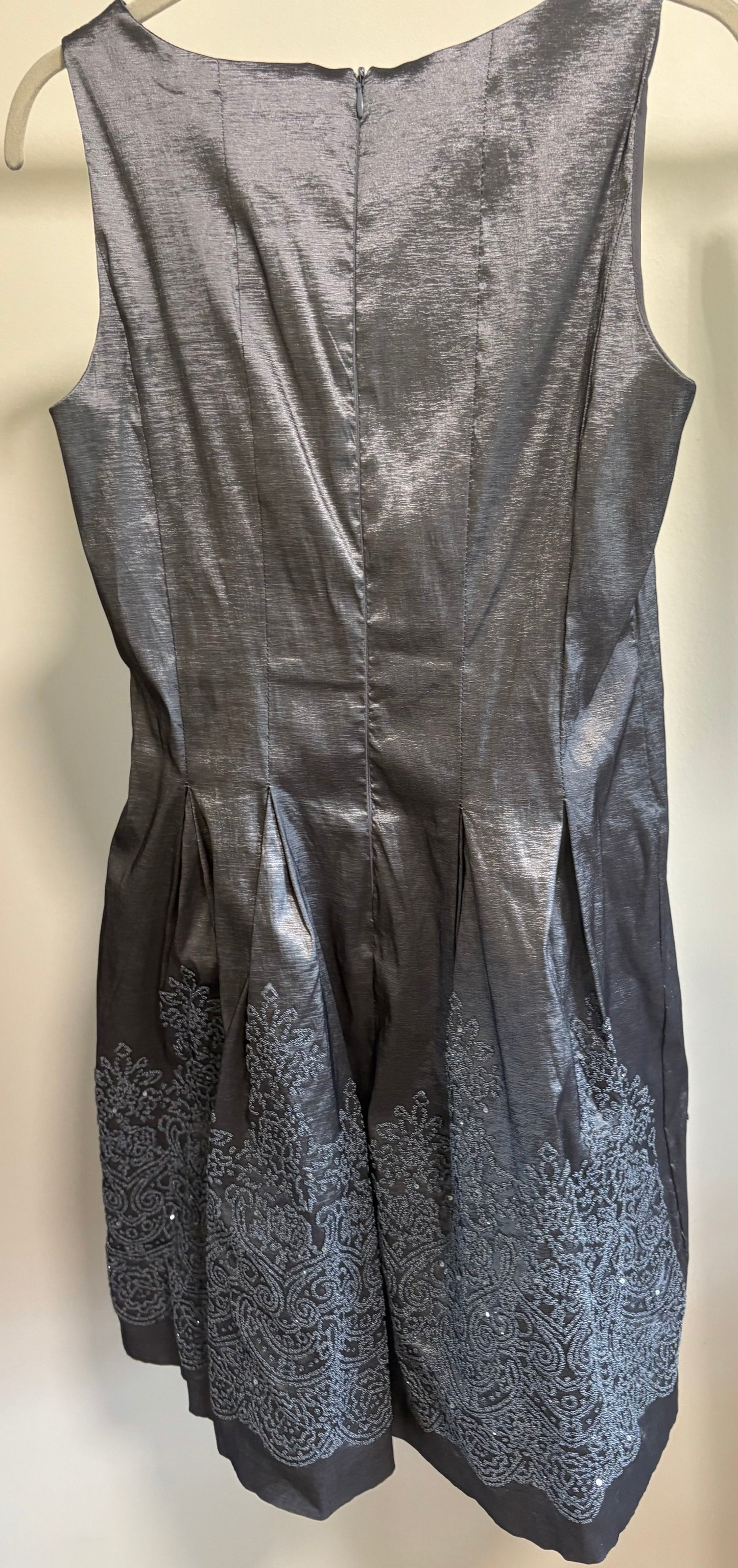Women's LESLIE FAY Gunmetal Gray Beaded Poly Satin Social Cocktail Dress - Size 8