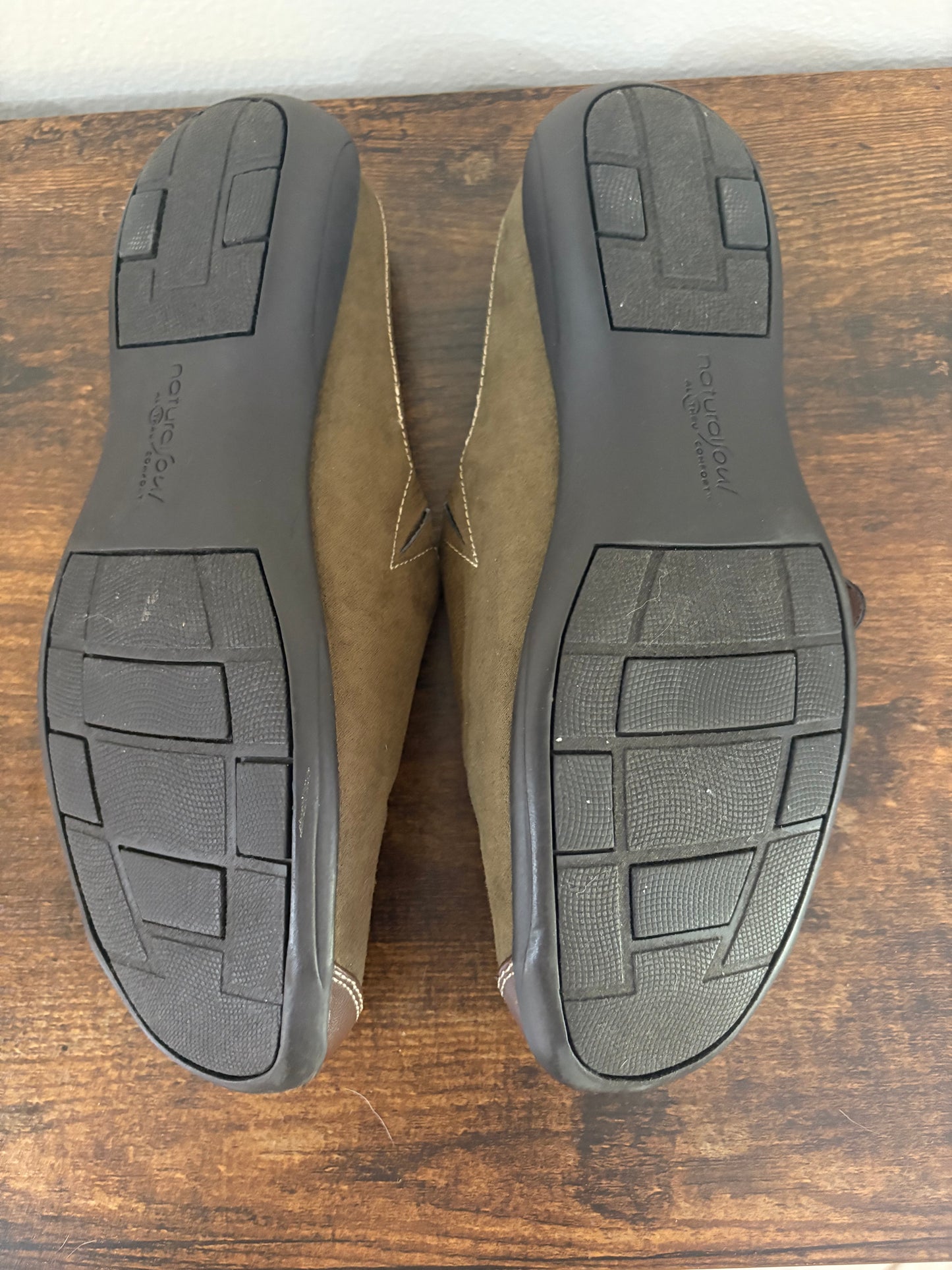 Women's Naturalizer Fanner Clog, Green Suede, Slip On Mule Shoes -Size 8M