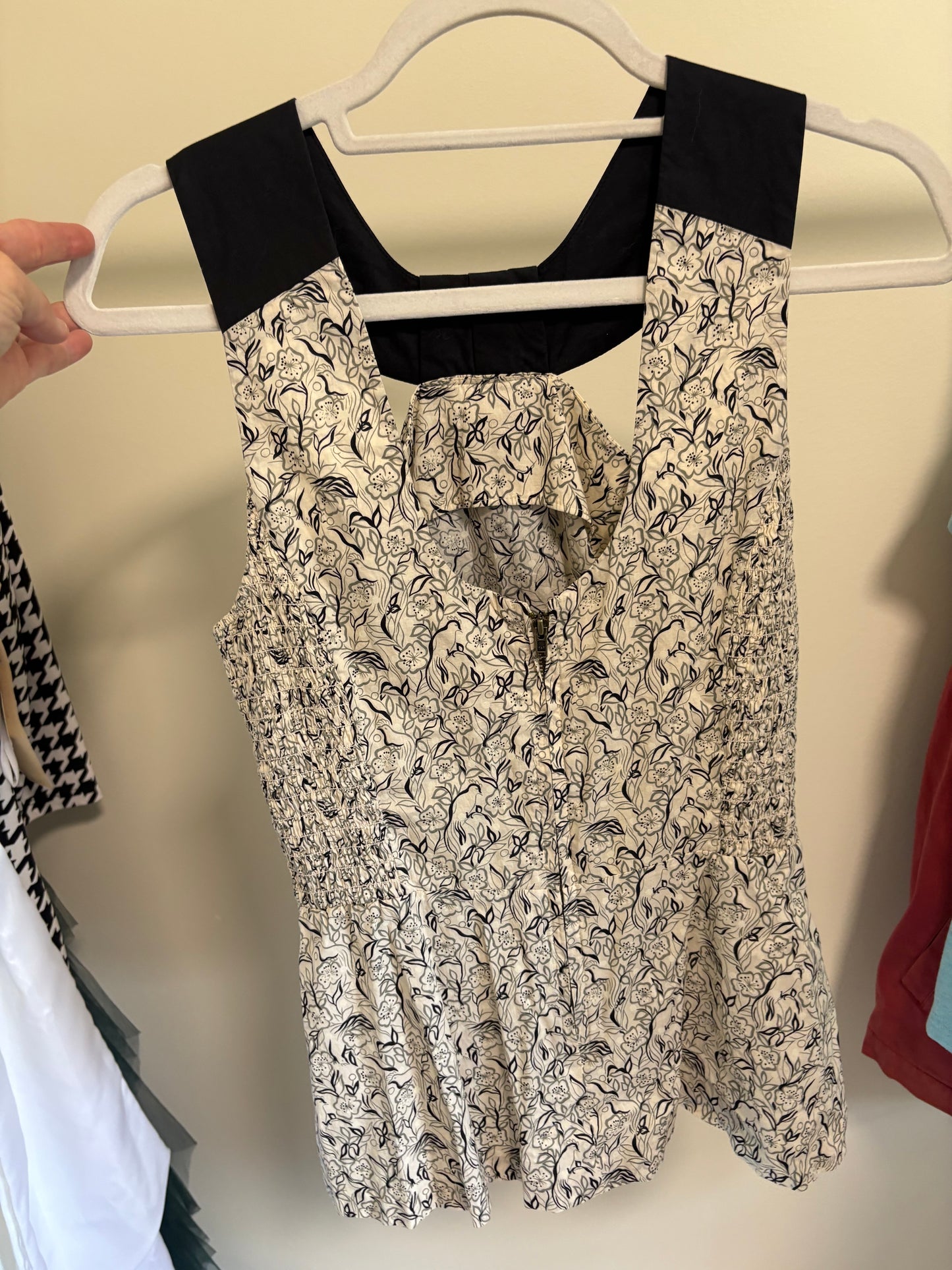 Women's GIRLS FROM SAVOY Anthropologie Black/cream Floral Sleeveless Halter Top - Size 6
