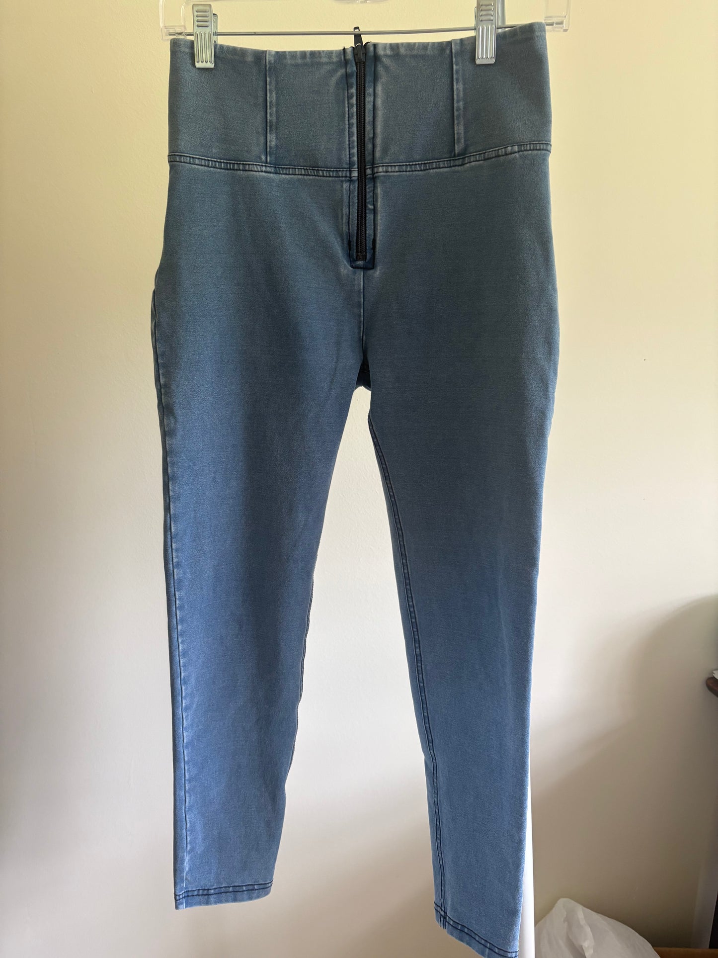 Women’s Freddy WR.UP® DenimHigh Waisted Full Length JEGGING Size Medium