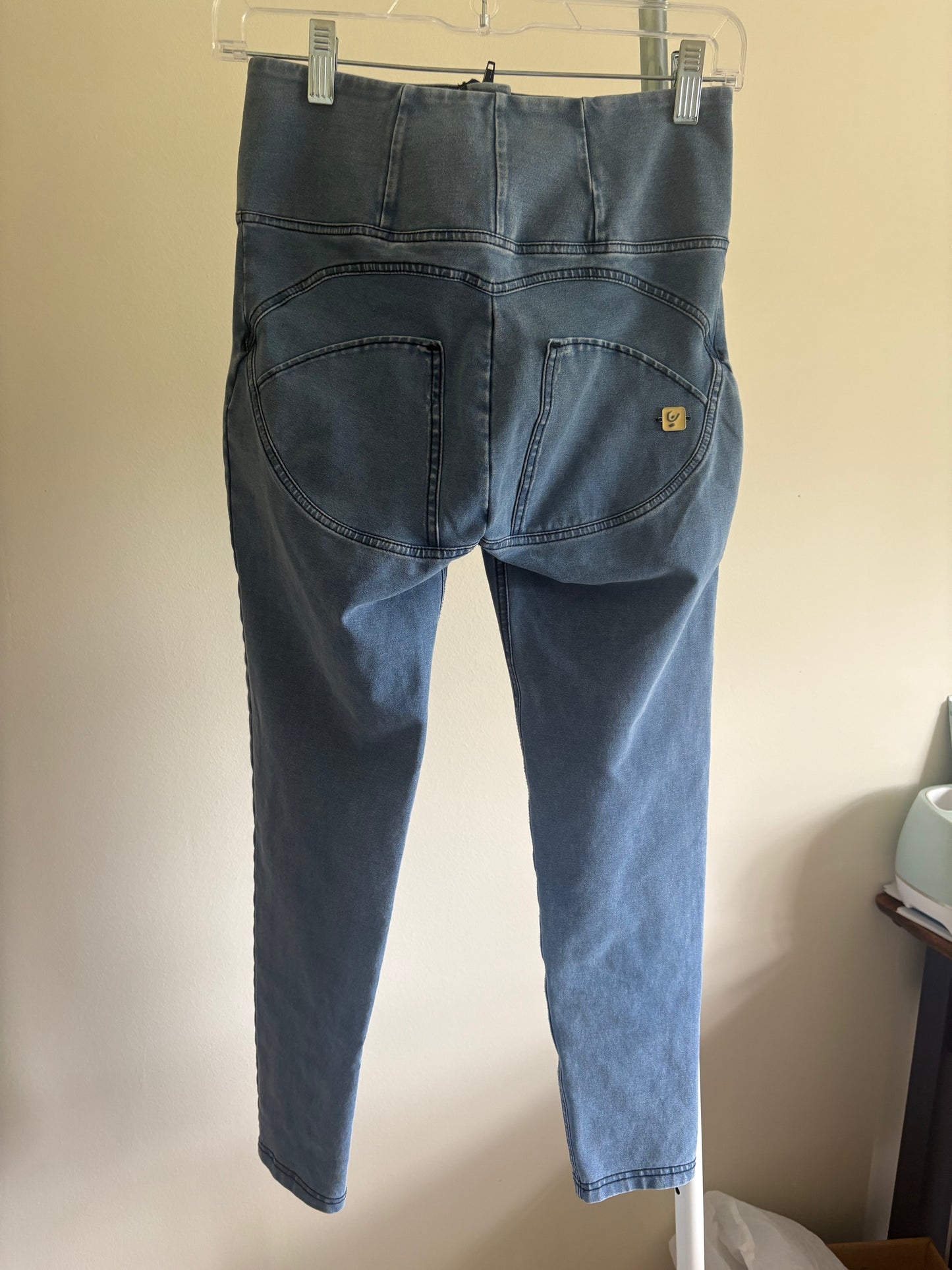 Women’s Freddy WR.UP® DenimHigh Waisted Full Length JEGGING Size Medium