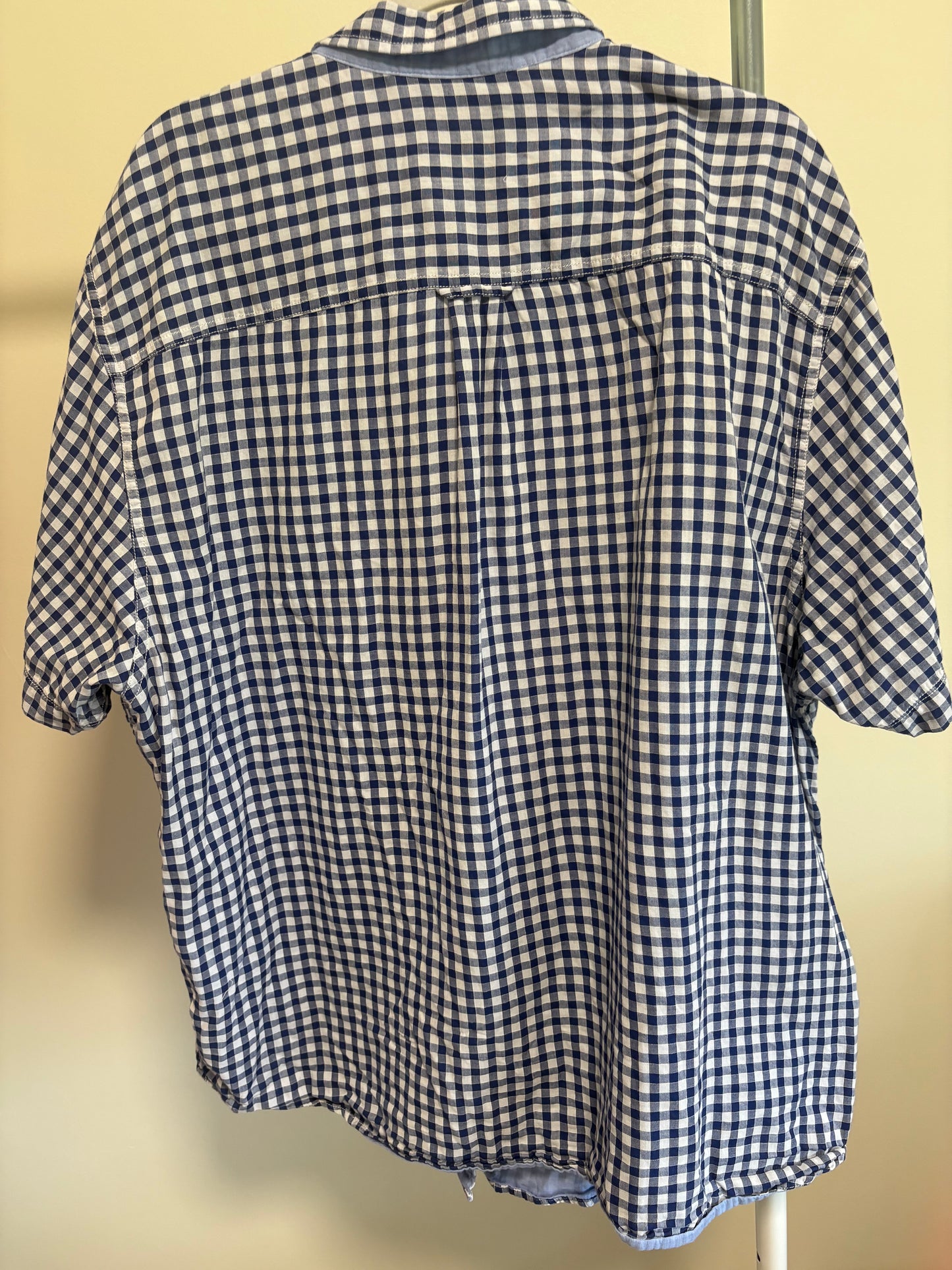 T - Men's Tommy Bahama Jeans Island Crafted, Modern Fit, Short Sleeve, Blue and White Gingham Shirt - Size XXL