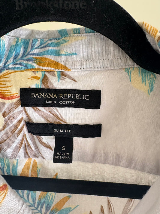 Men's Banana Republic Slim Fit Linen-Cotton Shirt, Vintage Taupe with Tropical Floral pattern - Size Small