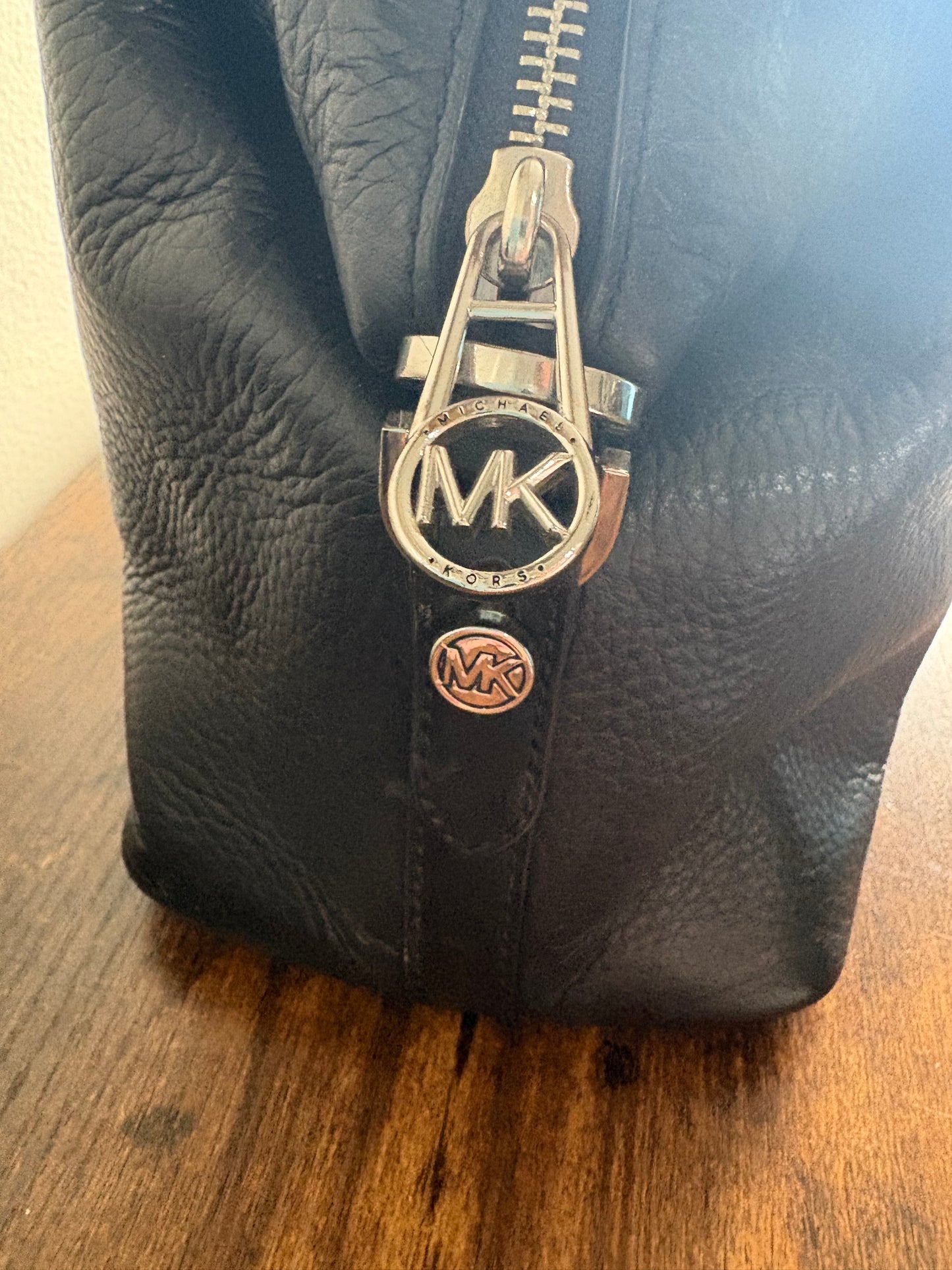 Purse: Michael Kors Black Leather Medium Beck Satchel