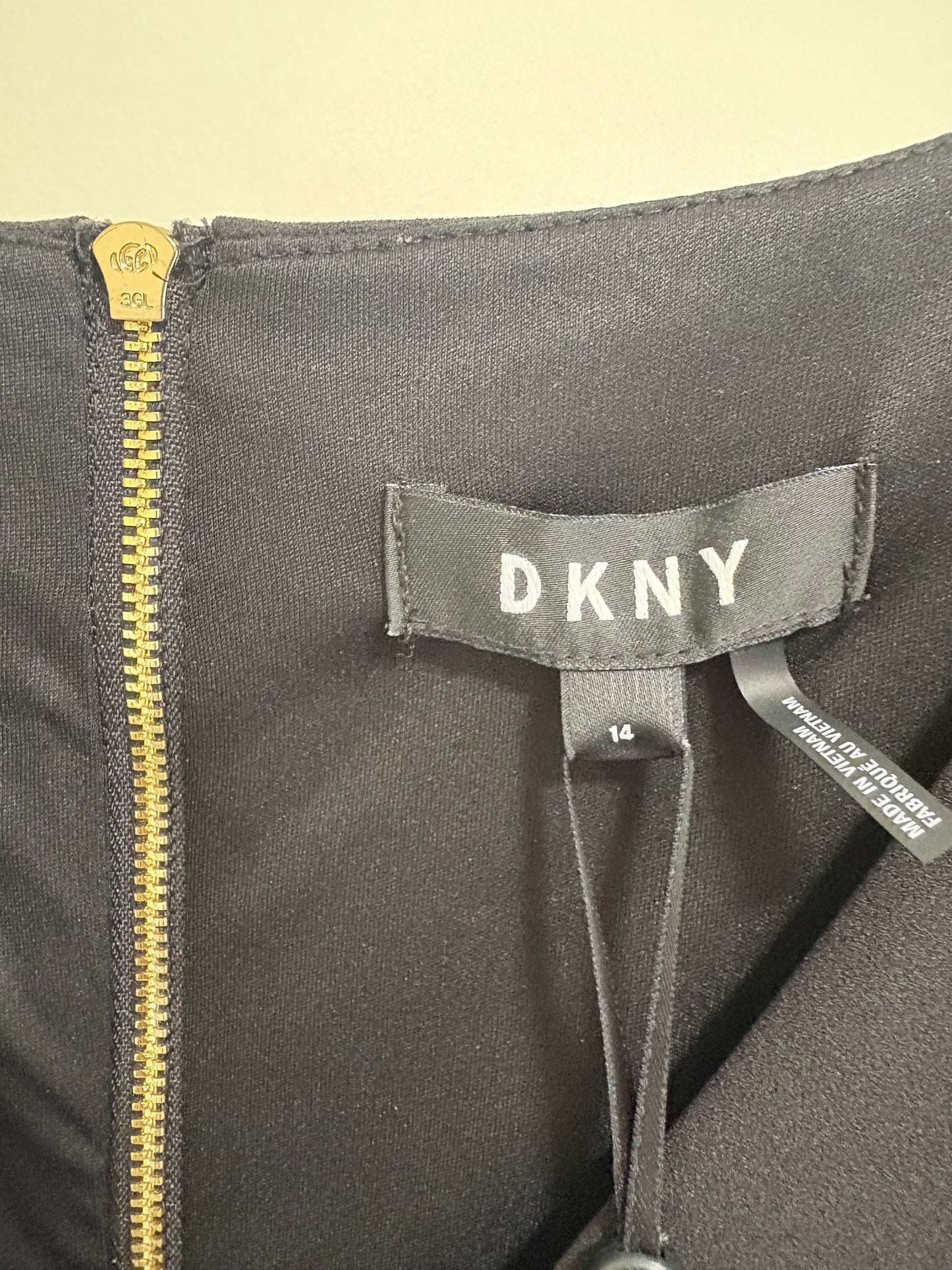 Women's DKNY Black A-Line Flutter Sleeves Sheath Dress w/Back Zipper Size 14