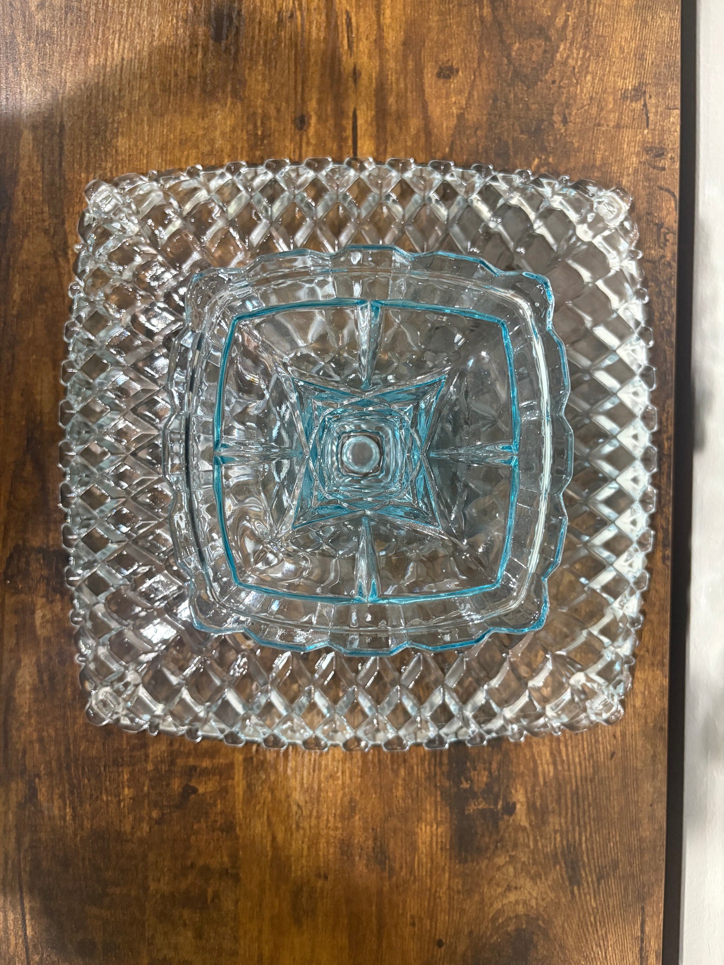 11.5" SQUARE GLASS Pedestal CAKE STAND with DIAGONAL DIAMOND PATTERN