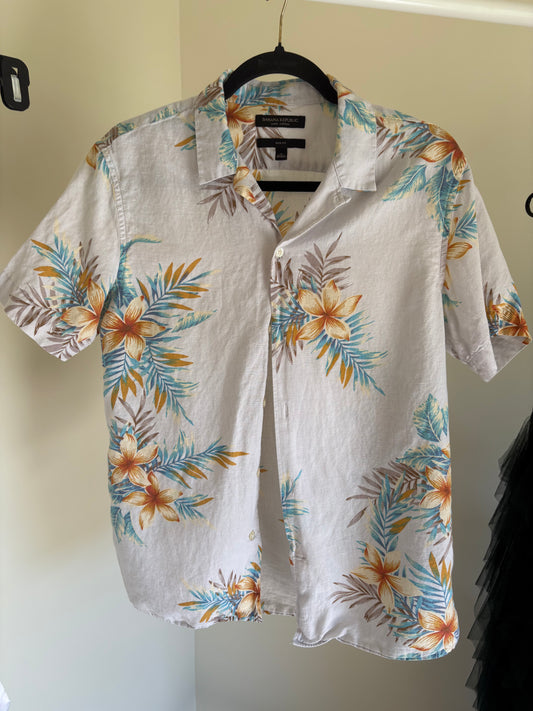 Men's Banana Republic Slim Fit Linen-Cotton Shirt, Vintage Taupe with Tropical Floral pattern - Size Small