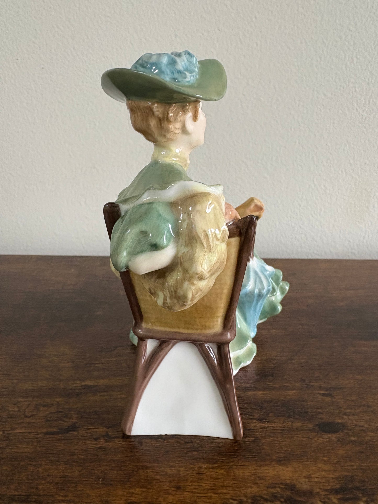 Royal Doulton Limited Figurine HN2356 Ascot Lady Green Parasol Sit VTG Fur 1967