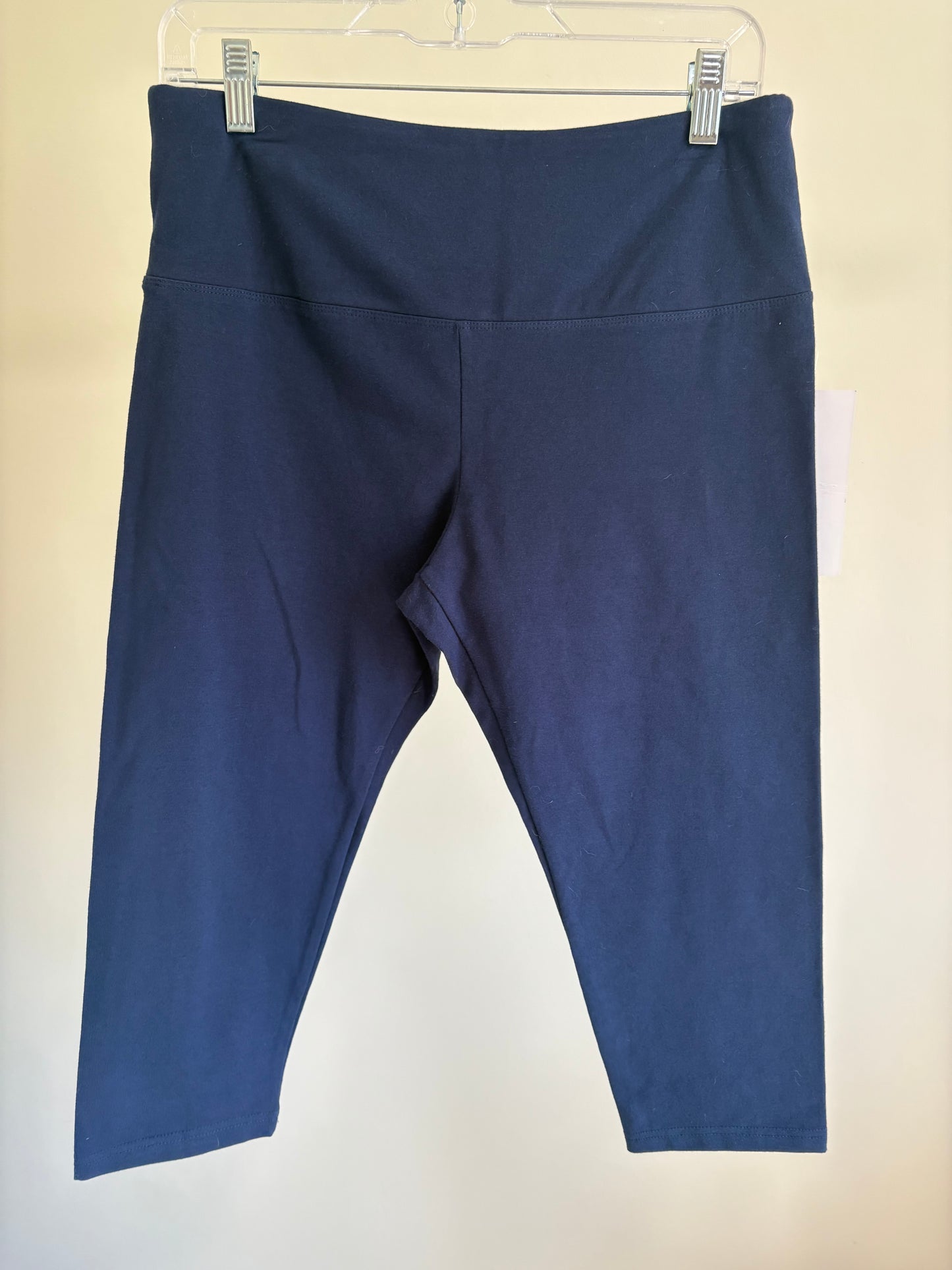 Women's INTRO. Love The Fit Seamless Tummy Control Capri Legging, Navy - Size Petite Large, New with Tags
