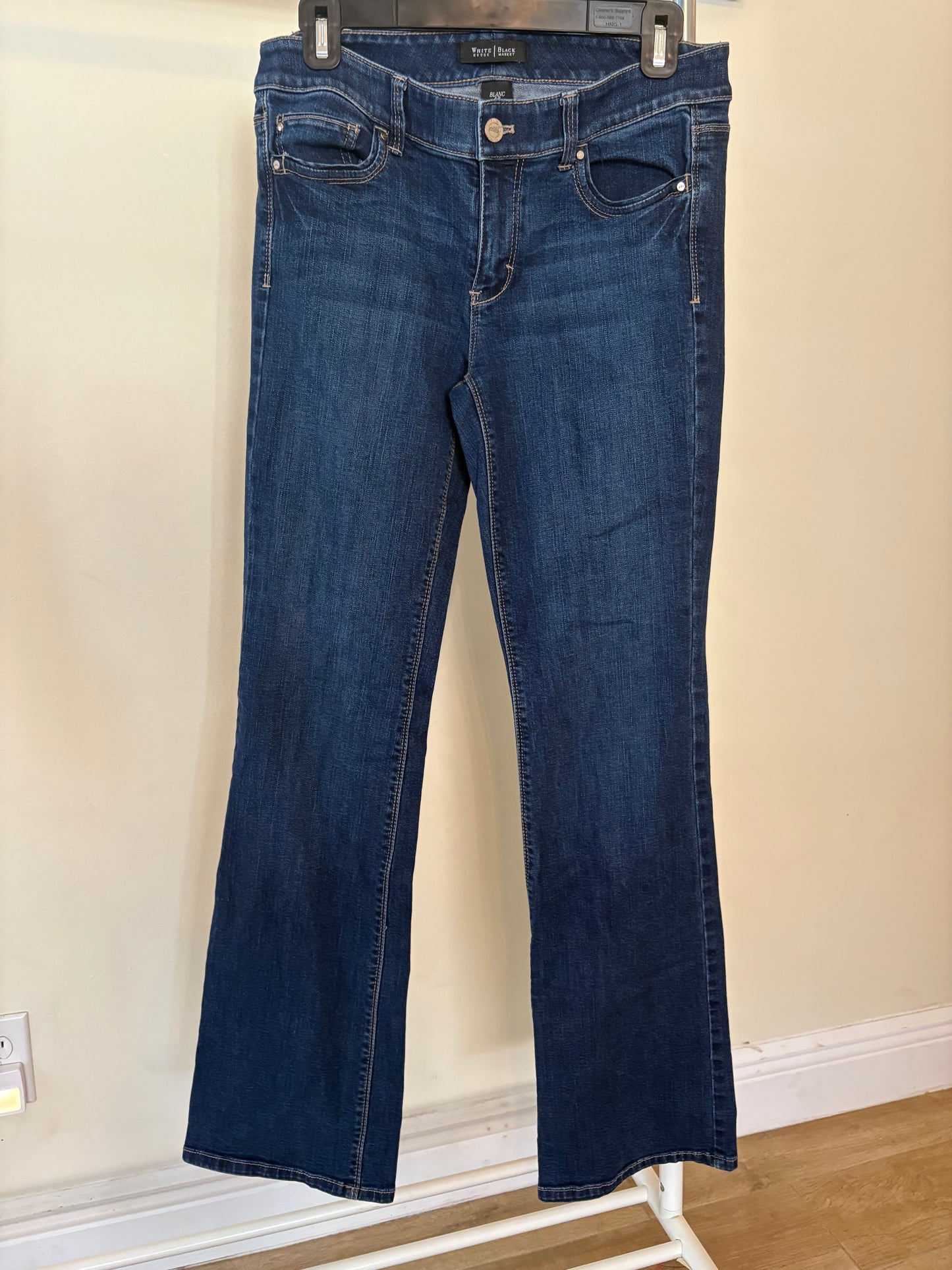 Women's White House Black Market WHBM Blanc Bootcut / Flare Jeans - Size 6R