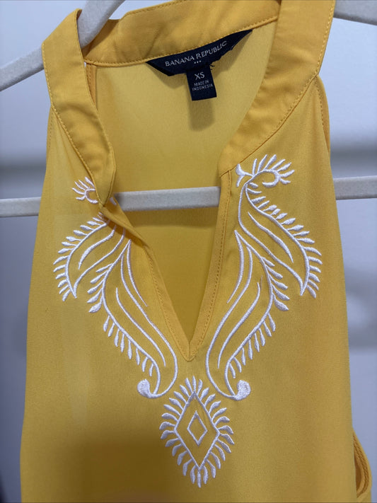 Women's Banana Republic Embroidered V-neck Tank Top Yellow - Size XS