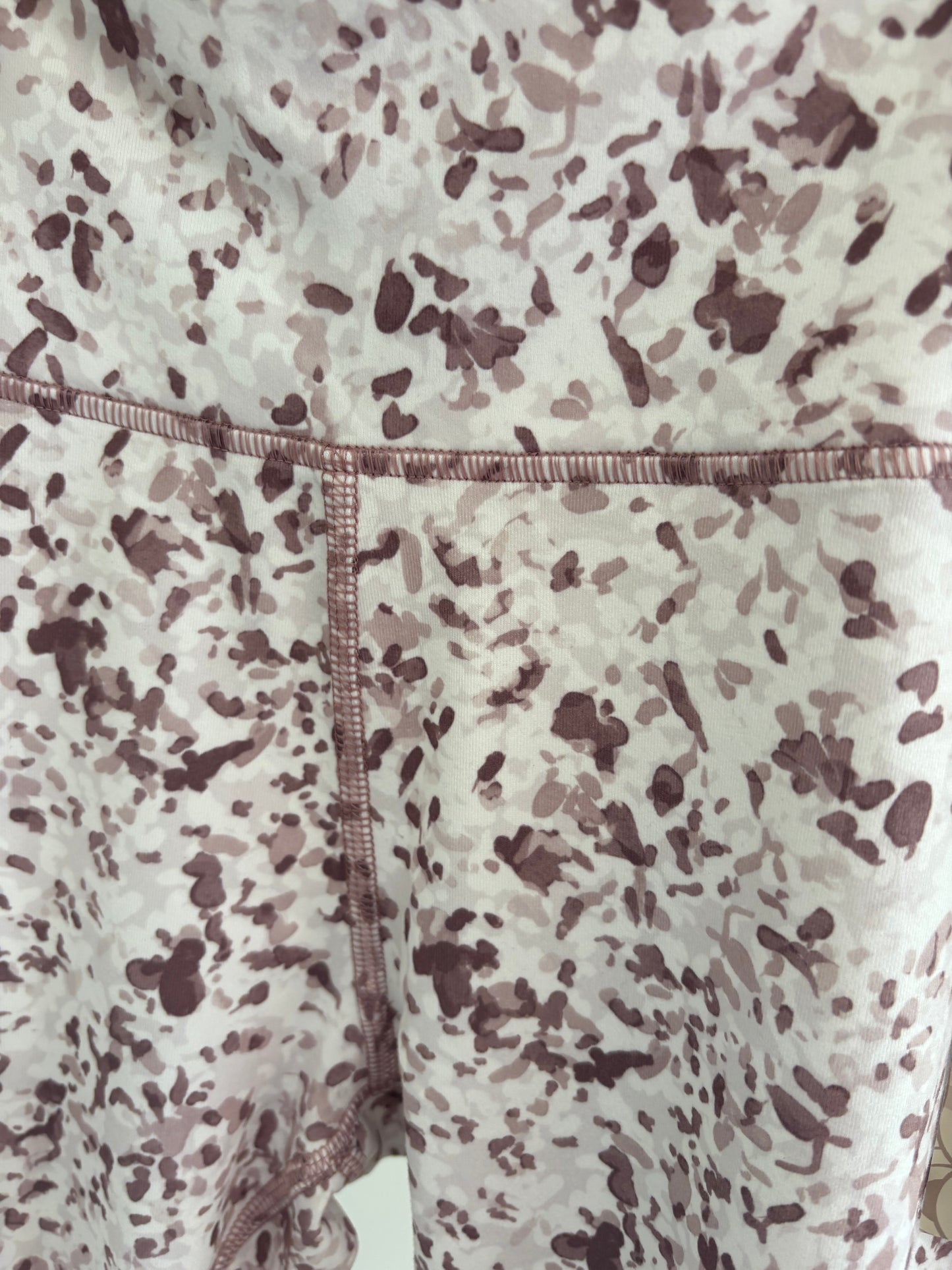 Women's Balance Collection Capri Legging Pant, Spotted Floral Spray Fling - Size Medium, New with Tags