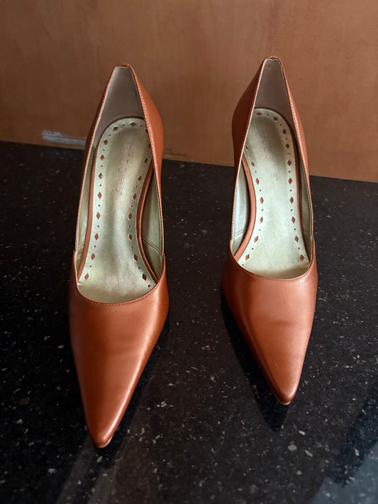 BCBGirls Copper Heel, Pointy Toe - Size 5.5