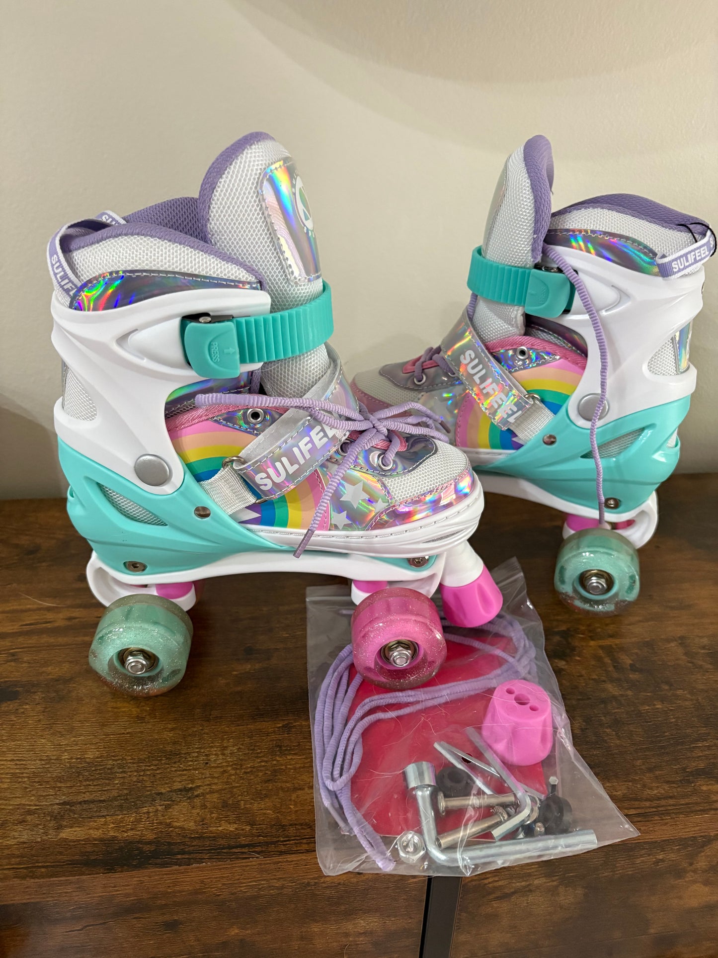 Big Kid Girl's Roller Skates - Rainbow, Light Up, Adjustable -  Size Medium Big Kid, New in Box!