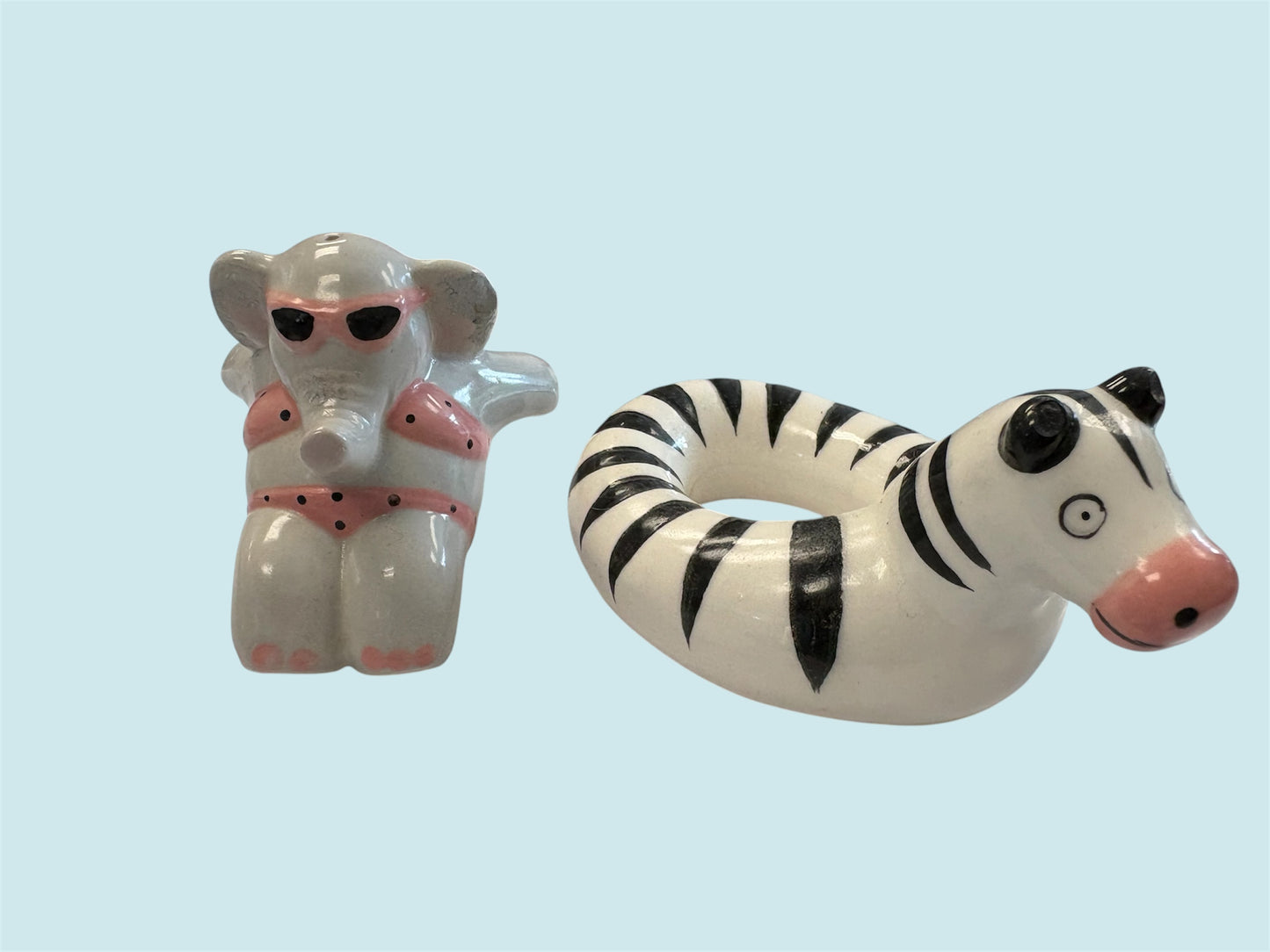 D - VTG Sunbathing Elephant Salt & Pepper Shakers