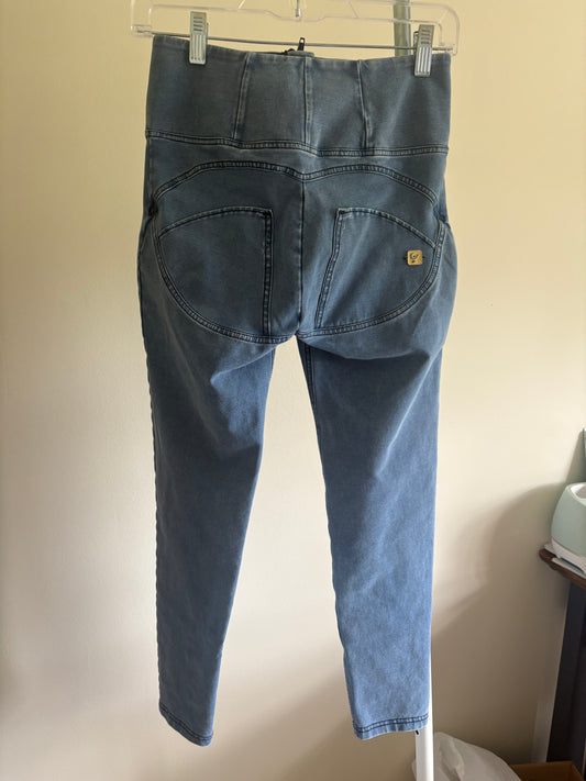 Women’s Freddy WR.UP® DenimHigh Waisted Full Length JEGGING Size Medium