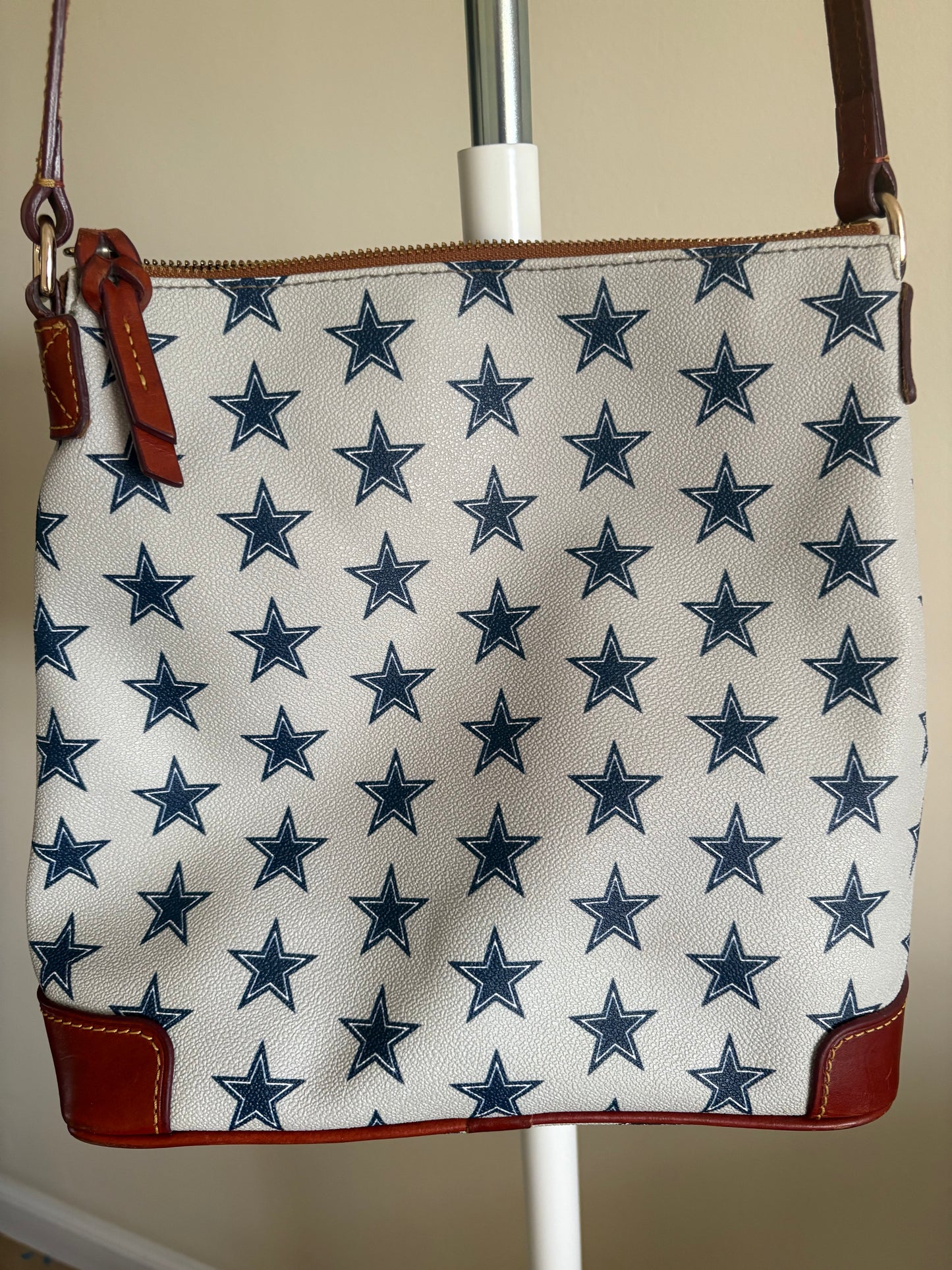 Purse: Dooney & Bourke Dallas Cowboys Crossbody, NFL Limited Edition