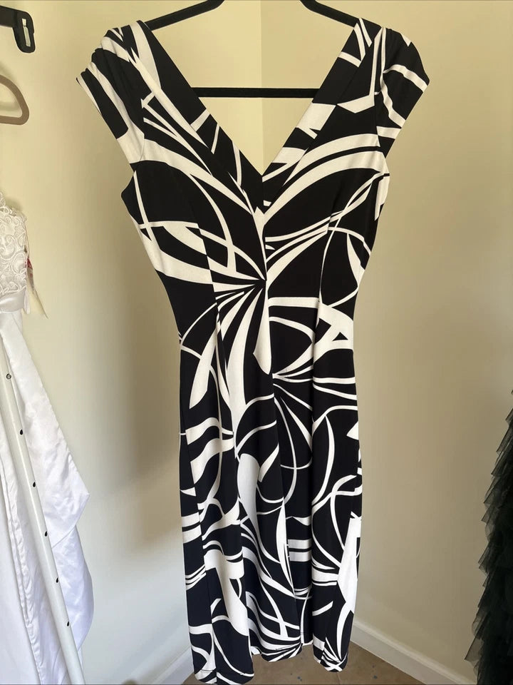 Women’s Dress, White House Black Market WHBM,  Abstract Pattern, Black And White - Size 4